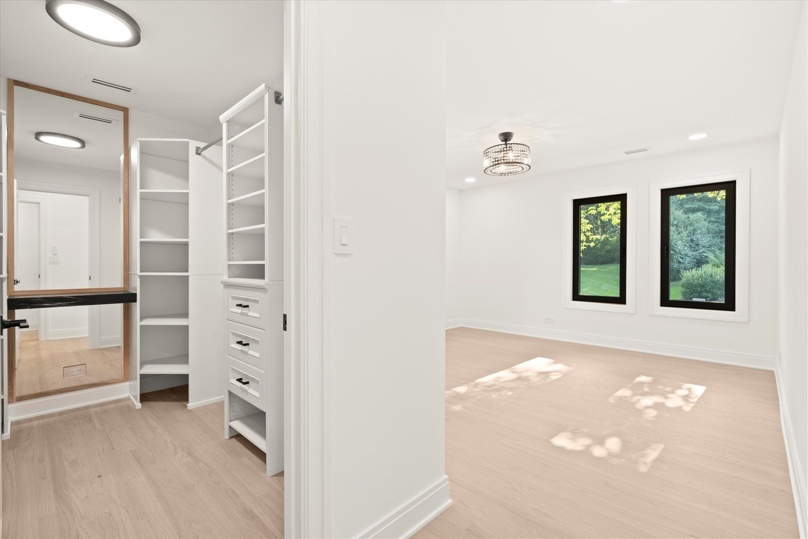 Burr Ridge, Illinois, 60527, United States, 5 Bedrooms Bedrooms, ,6 BathroomsBathrooms,Residential,Active,1995246