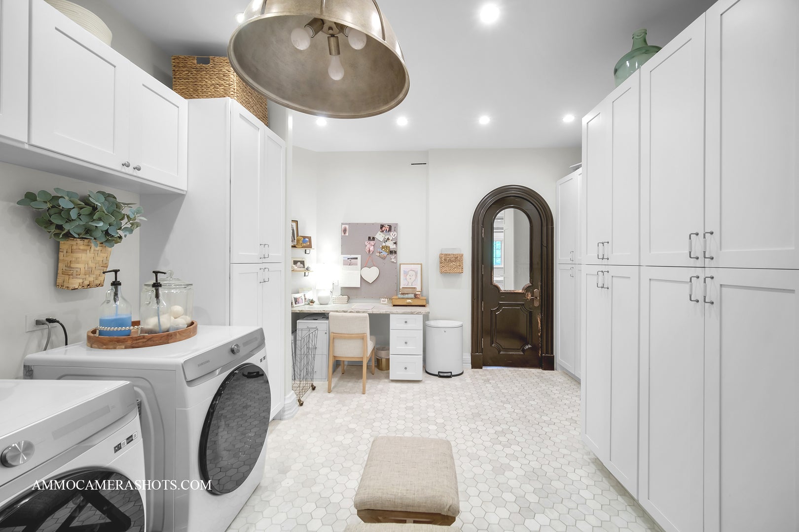 South Barrington, Illinois, 60010, United States, 5 Bedrooms Bedrooms, ,7 BathroomsBathrooms,Residential,Active,1960172