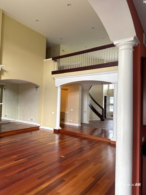 Barrington, Illinois, 60010, United States, 9 Bedrooms Bedrooms, ,11 BathroomsBathrooms,Residential,Active,2007947