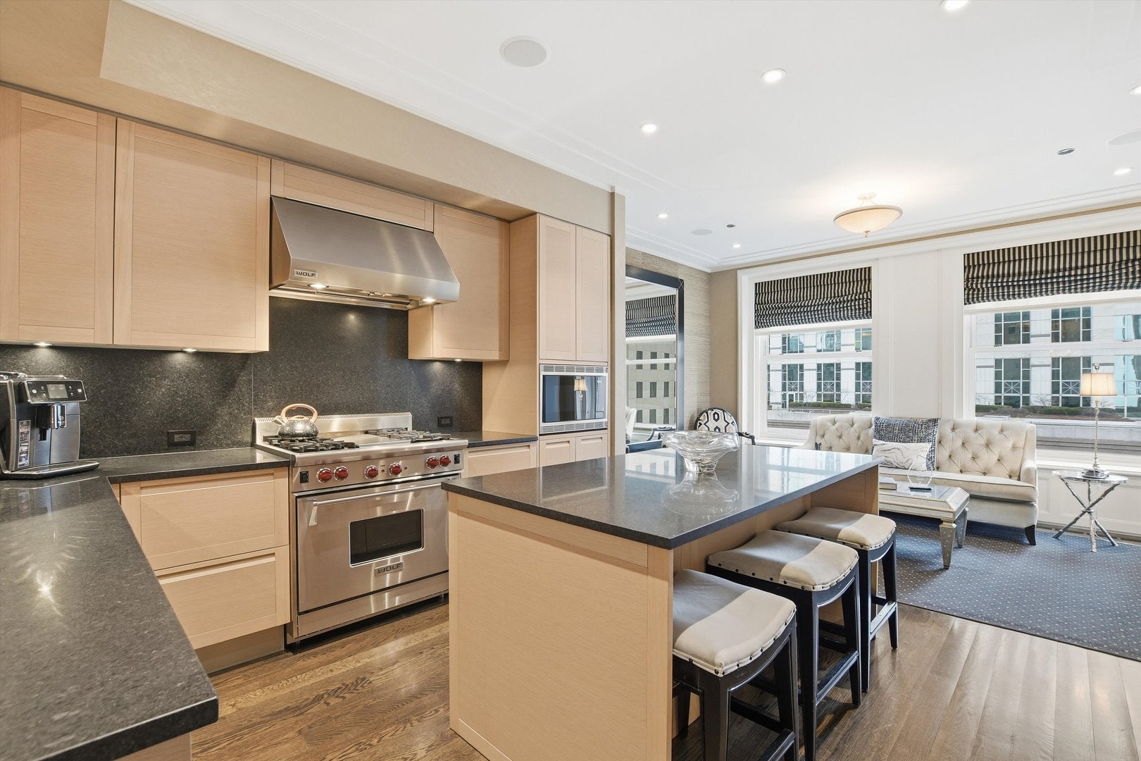 Chicago, Illinois, 60611, United States, 3 Bedrooms Bedrooms, ,4 BathroomsBathrooms,Residential,Active,2009382