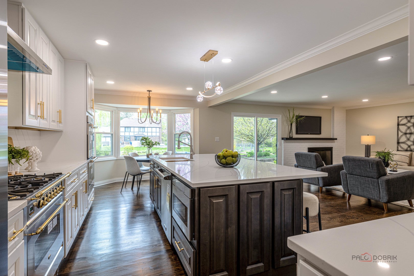 Lincolnshire, Illinois, 60069, United States, 5 Bedrooms Bedrooms, ,4 BathroomsBathrooms,Residential,Active,1933896