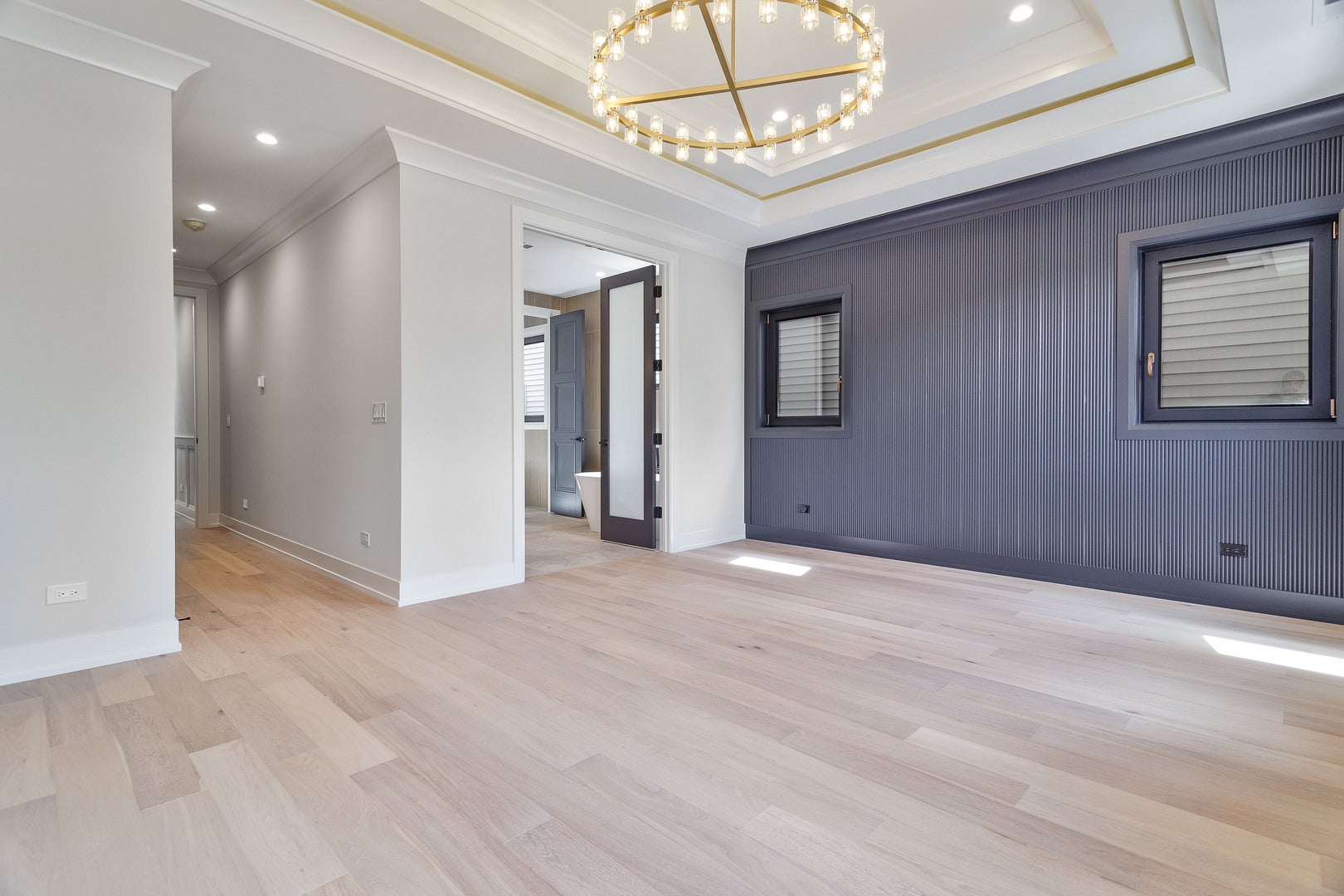 Chicago, Illinois, 60618, United States, 4 Bedrooms Bedrooms, ,5 BathroomsBathrooms,Residential,Active,1929682