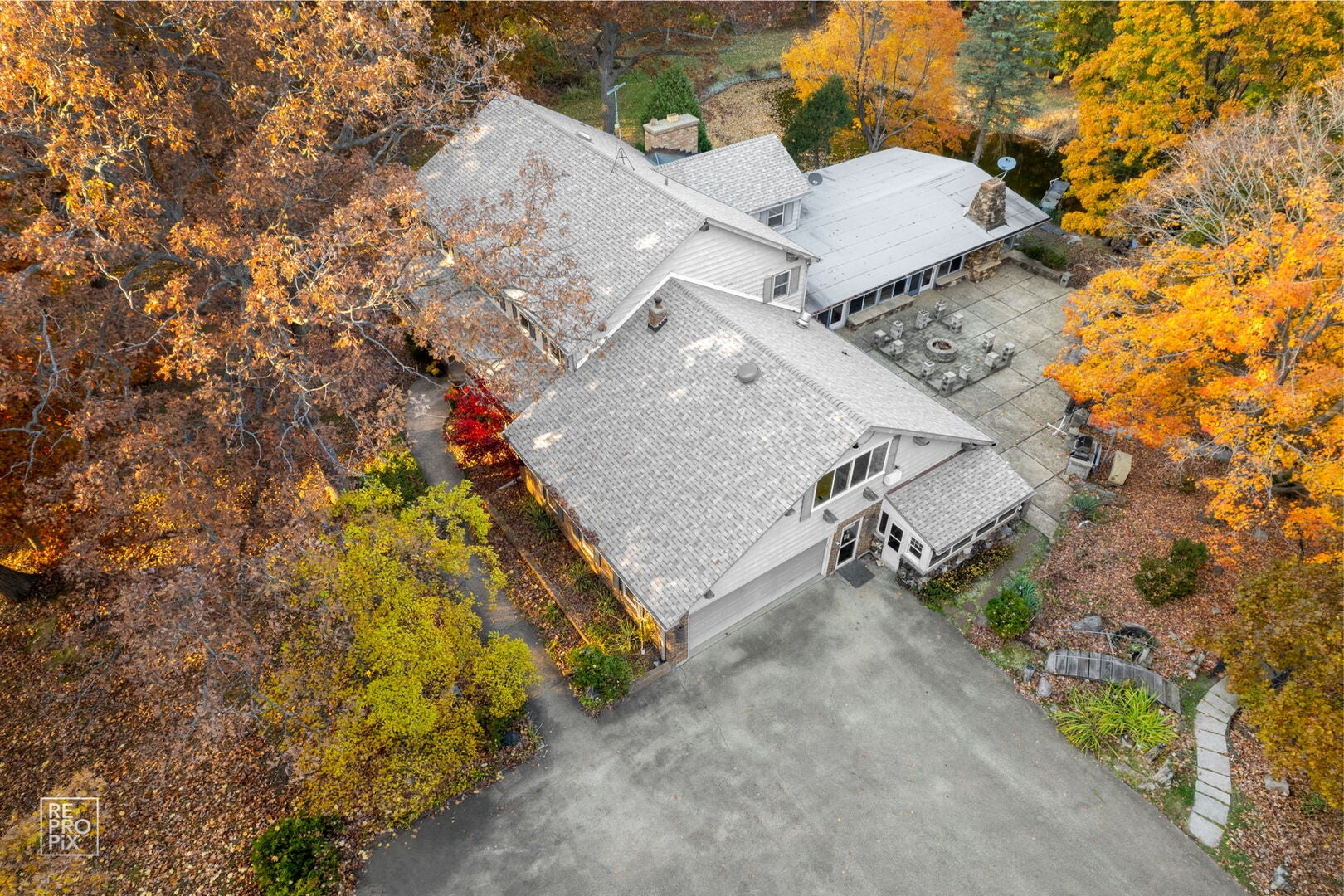 Wadsworth, Illinois, 60083, United States, 5 Bedrooms Bedrooms, ,6 BathroomsBathrooms,Residential,Active,1989775