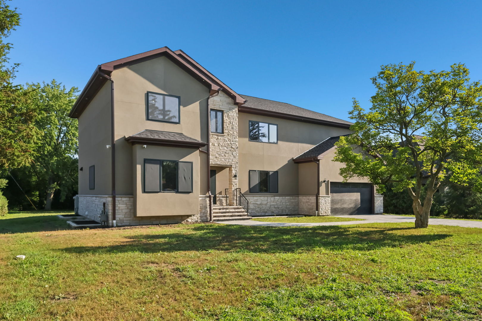 Northbrook, Illinois, 60062, United States, 6 Bedrooms Bedrooms, ,5 BathroomsBathrooms,Residential,Active,1995288