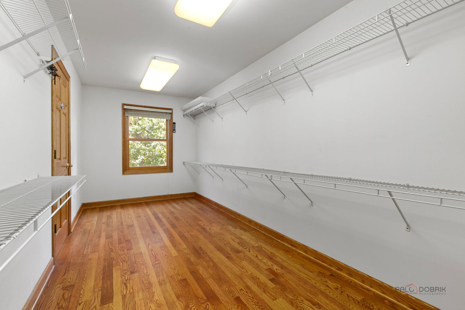 Mundelein, Illinois, 60060, United States, 4 Bedrooms Bedrooms, ,5 BathroomsBathrooms,Residential,Active,1934797