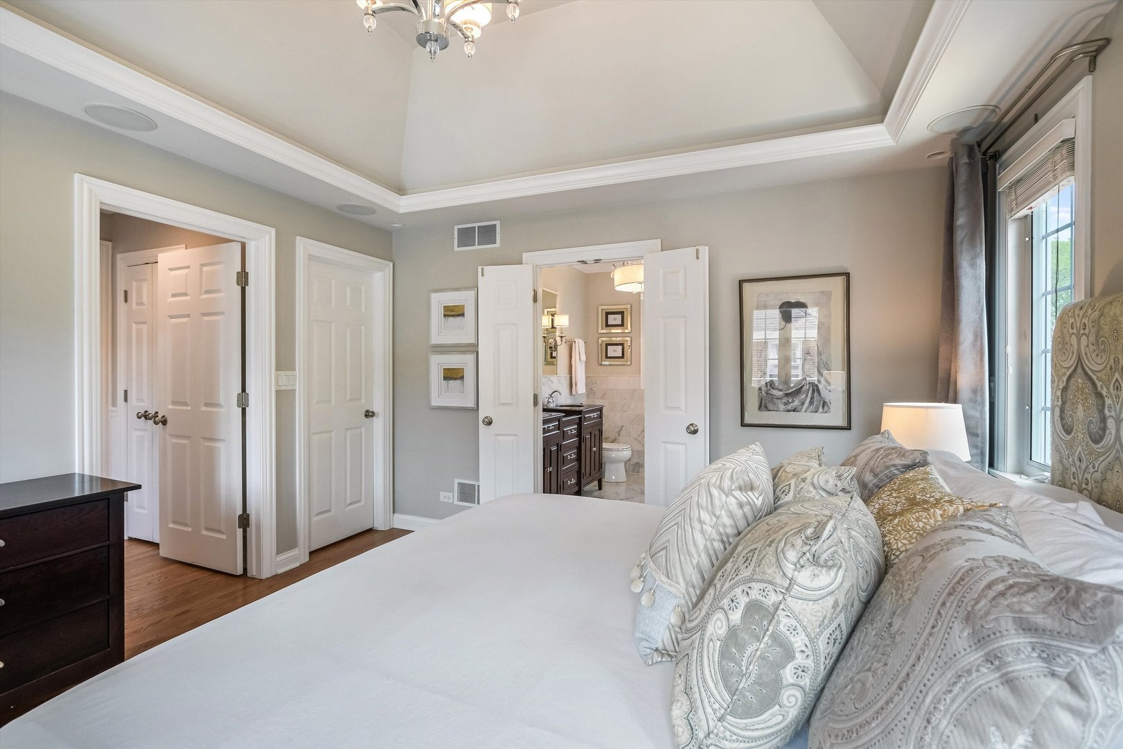 Park Ridge, Illinois, 60068, United States, 5 Bedrooms Bedrooms, ,5 BathroomsBathrooms,Residential,Active,1926710