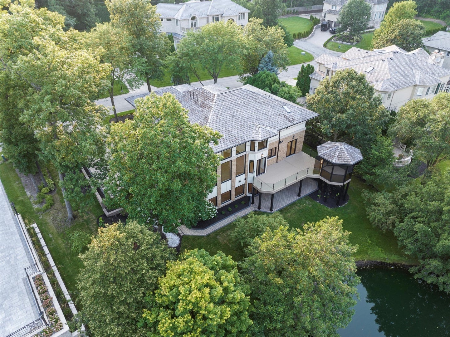 Burr Ridge, Illinois, 60527, United States, 5 Bedrooms Bedrooms, ,6 BathroomsBathrooms,Residential,Active,1927649