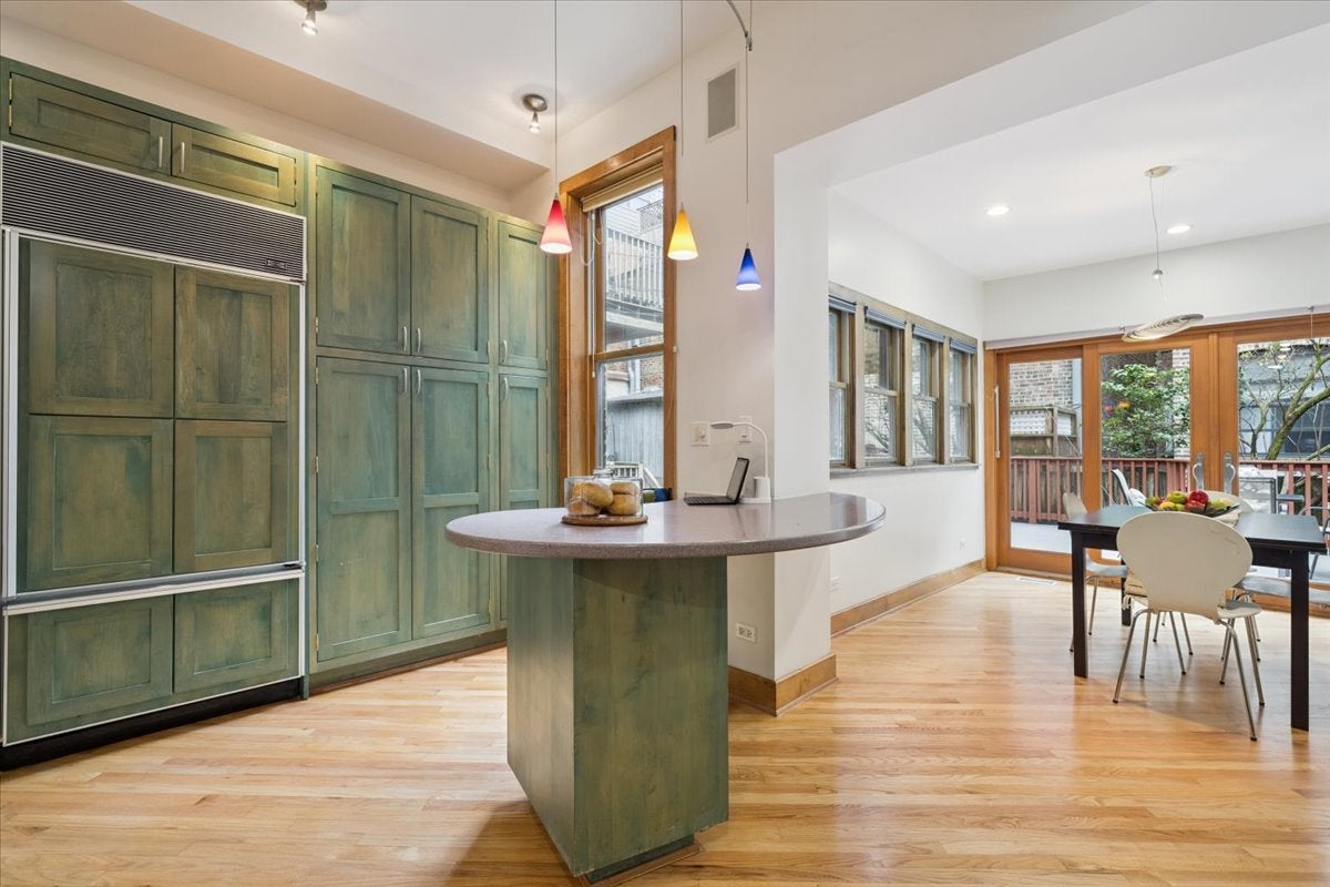 Chicago, Illinois, 60614, United States, 4 Bedrooms Bedrooms, ,5 BathroomsBathrooms,Residential,Active,1922312