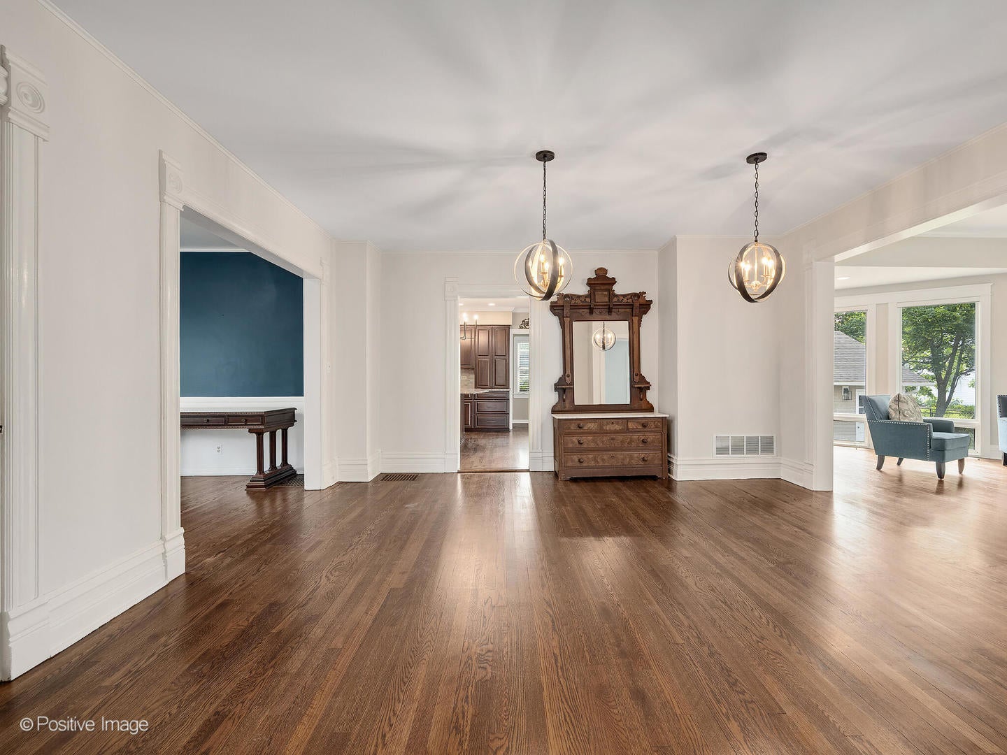 Wheaton, Illinois, 60187, United States, 4 Bedrooms Bedrooms, ,3 BathroomsBathrooms,Residential,Active,1922330
