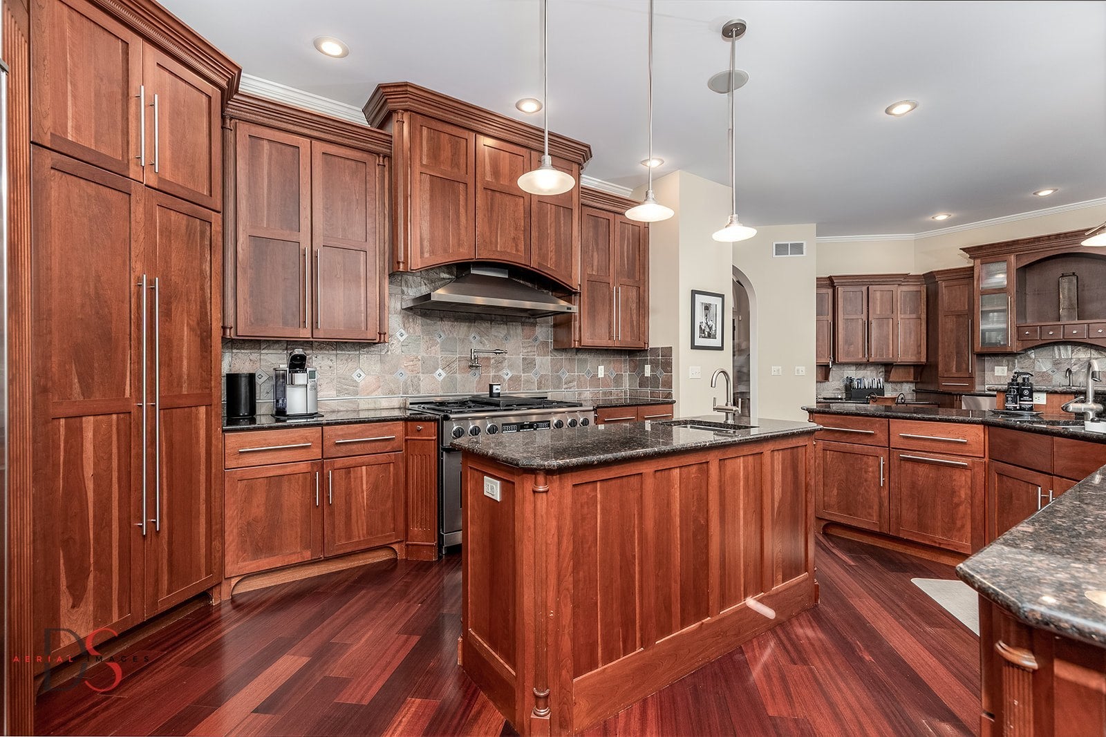 Ottawa, Illinois, 61350, United States, 4 Bedrooms Bedrooms, ,5 BathroomsBathrooms,Residential,Active,1953408