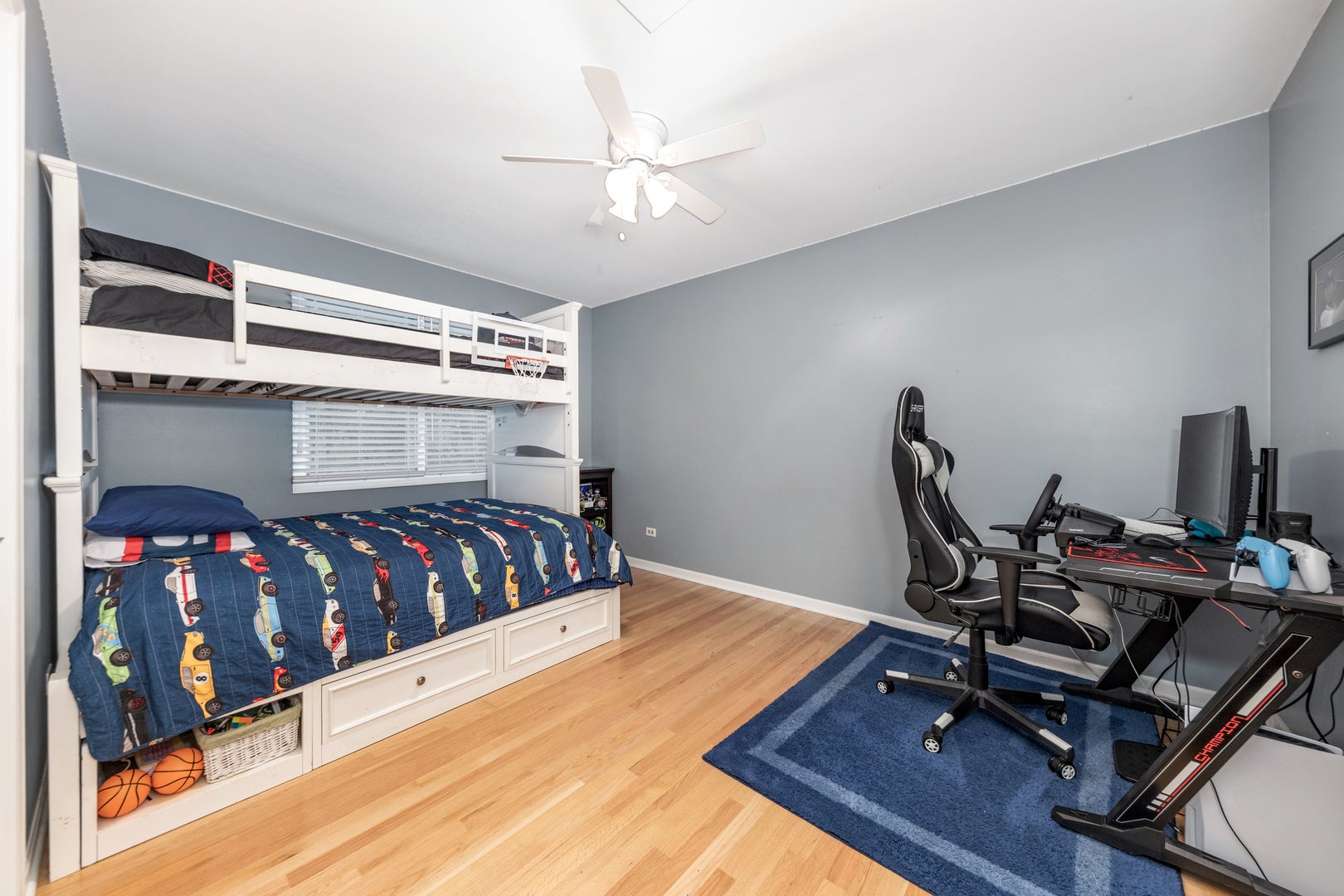 Naperville, Illinois, 60565, United States, 5 Bedrooms Bedrooms, ,4 BathroomsBathrooms,Residential,Active,1959981