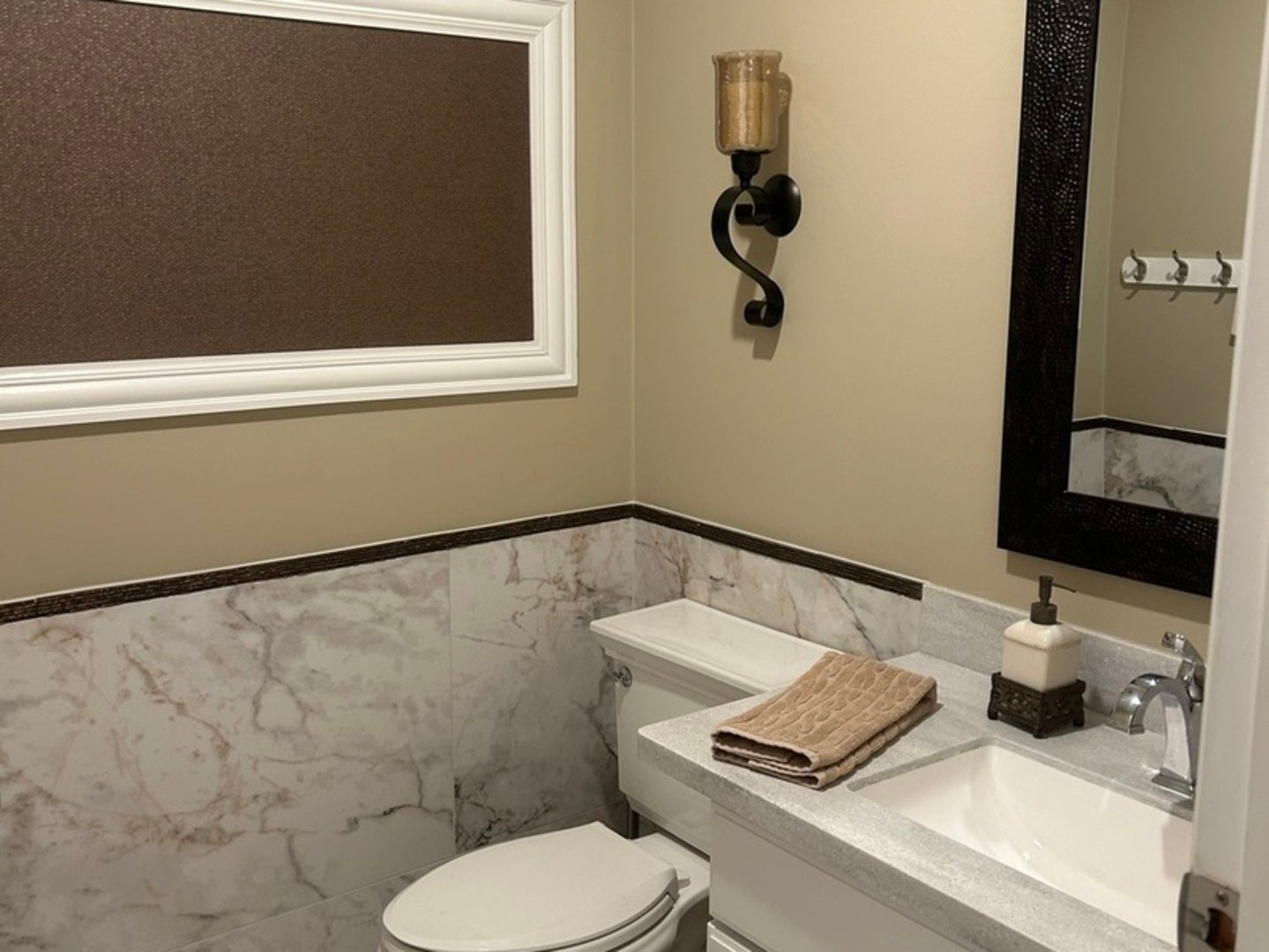 Oak Brook, Illinois, 60523, United States, 2 Bedrooms Bedrooms, ,2 BathroomsBathrooms,Residential,Active,2028166