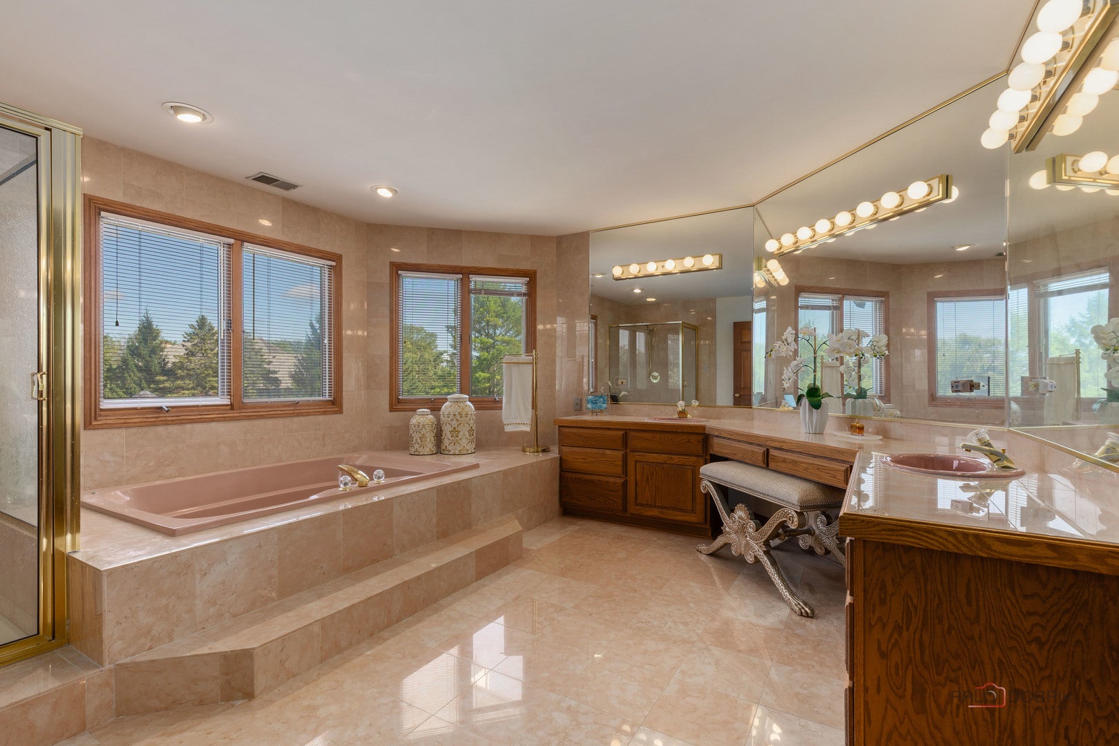 Long Grove, Illinois, 60047, United States, 4 Bedrooms Bedrooms, ,5 BathroomsBathrooms,Residential,Active,1929691