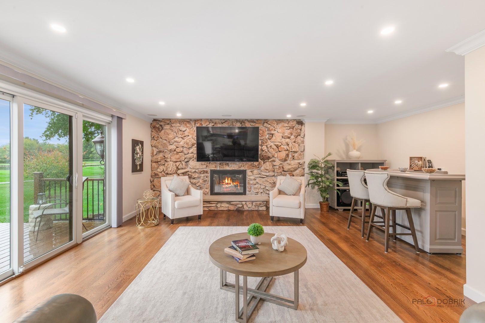 Long Grove, Illinois, 60047, United States, 4 Bedrooms Bedrooms, ,4 BathroomsBathrooms,Residential,Active,2010527