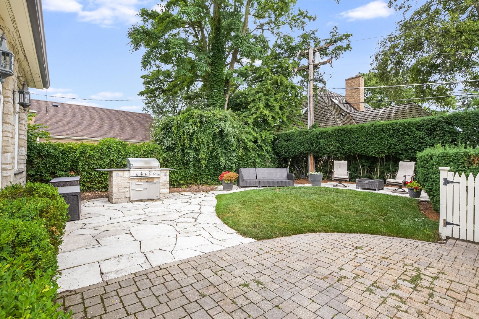 Park Ridge, Illinois, 60068, United States, 4 Bedrooms Bedrooms, ,4 BathroomsBathrooms,Residential,Active,1902948