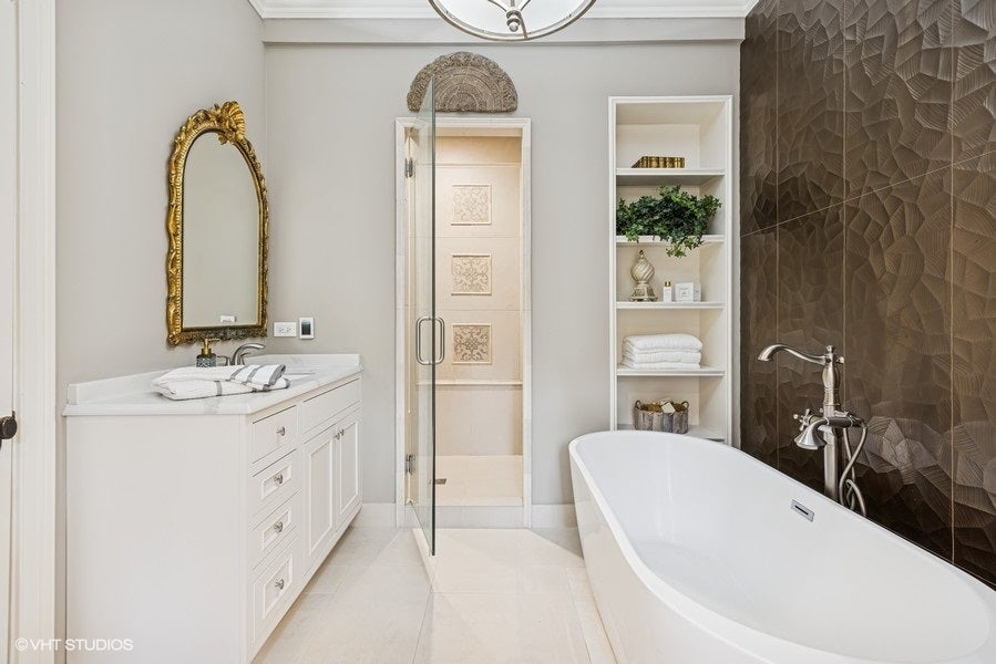 Barrington Hills, Illinois, 60010, United States, 6 Bedrooms Bedrooms, ,5 BathroomsBathrooms,Residential,Active,1987275