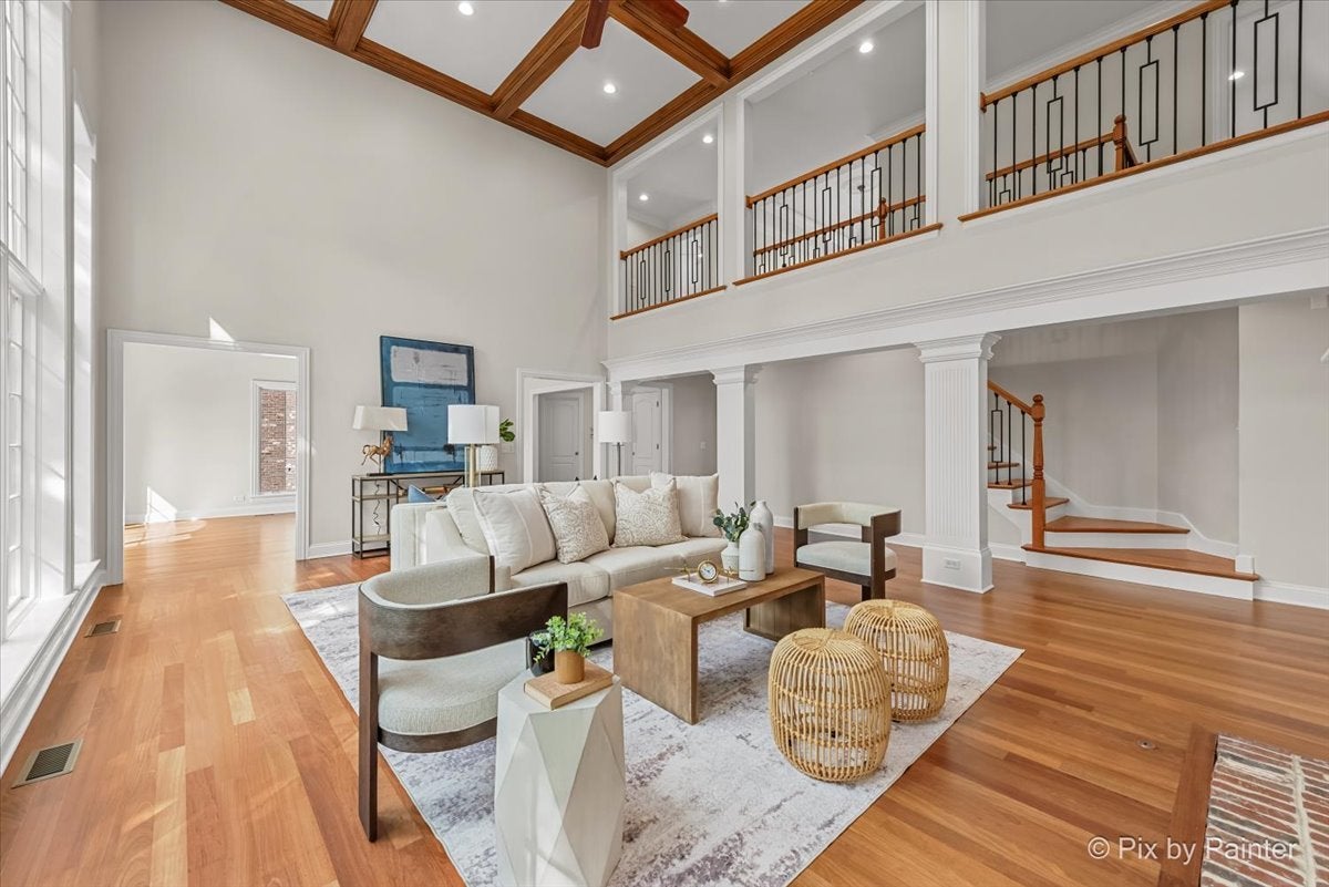 St. Charles, Illinois, 60175, United States, 5 Bedrooms Bedrooms, ,5 BathroomsBathrooms,Residential,Active,1959536