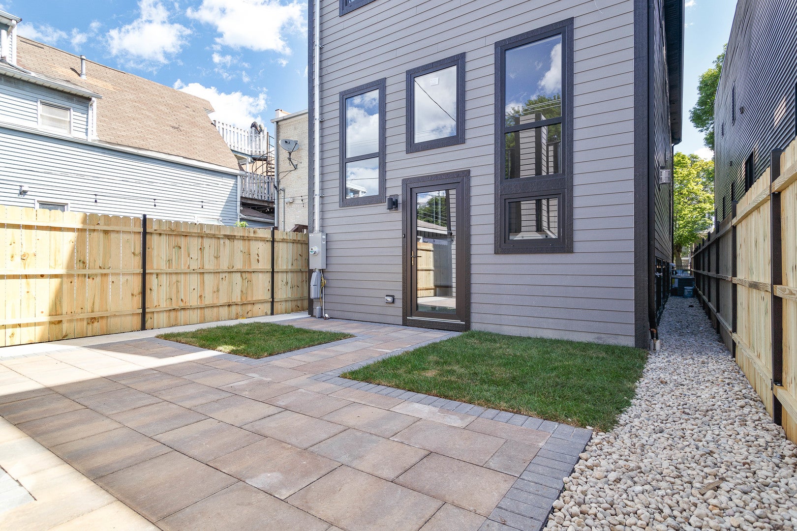 Chicago, Illinois, 60618, United States, 4 Bedrooms Bedrooms, ,5 BathroomsBathrooms,Residential,Active,1929682