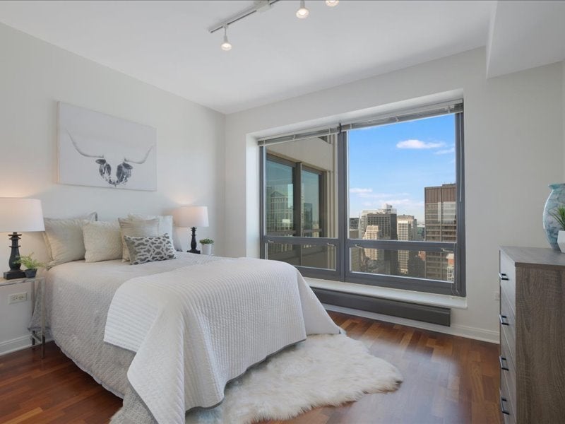 Chicago, Illinois, 60602, United States, 3 Bedrooms Bedrooms, ,3 BathroomsBathrooms,Residential,Active,1969671