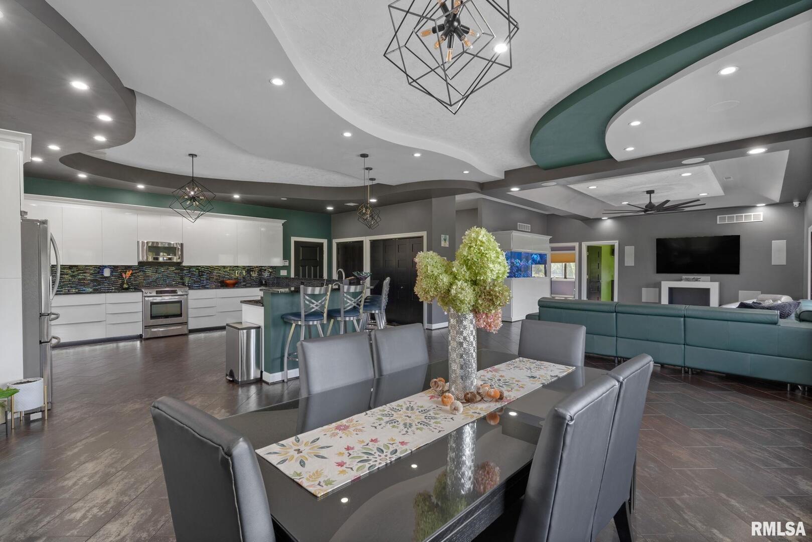 Geneseo, Illinois, 61254, United States, 3 Bedrooms Bedrooms, ,3 BathroomsBathrooms,Residential,Active,2011424