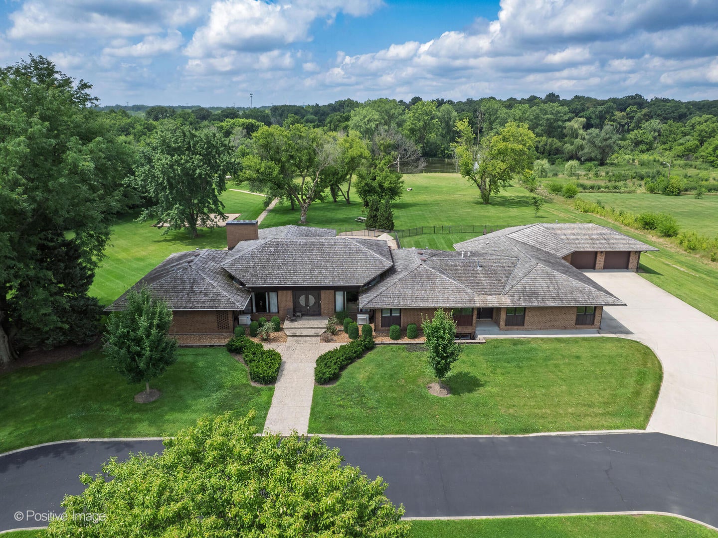West Chicago, Illinois, 60185, United States, 6 Bedrooms Bedrooms, ,5 BathroomsBathrooms,Residential,Active,1904187