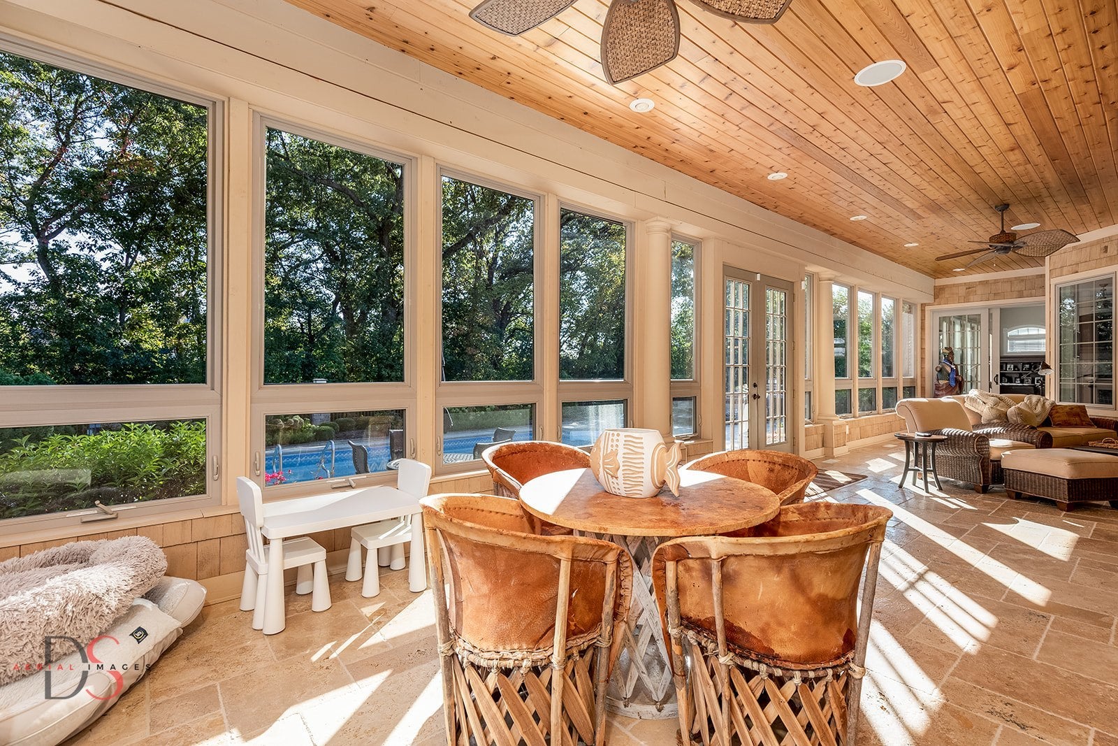 Ottawa, Illinois, 61350, United States, 4 Bedrooms Bedrooms, ,5 BathroomsBathrooms,Residential,Active,1953408