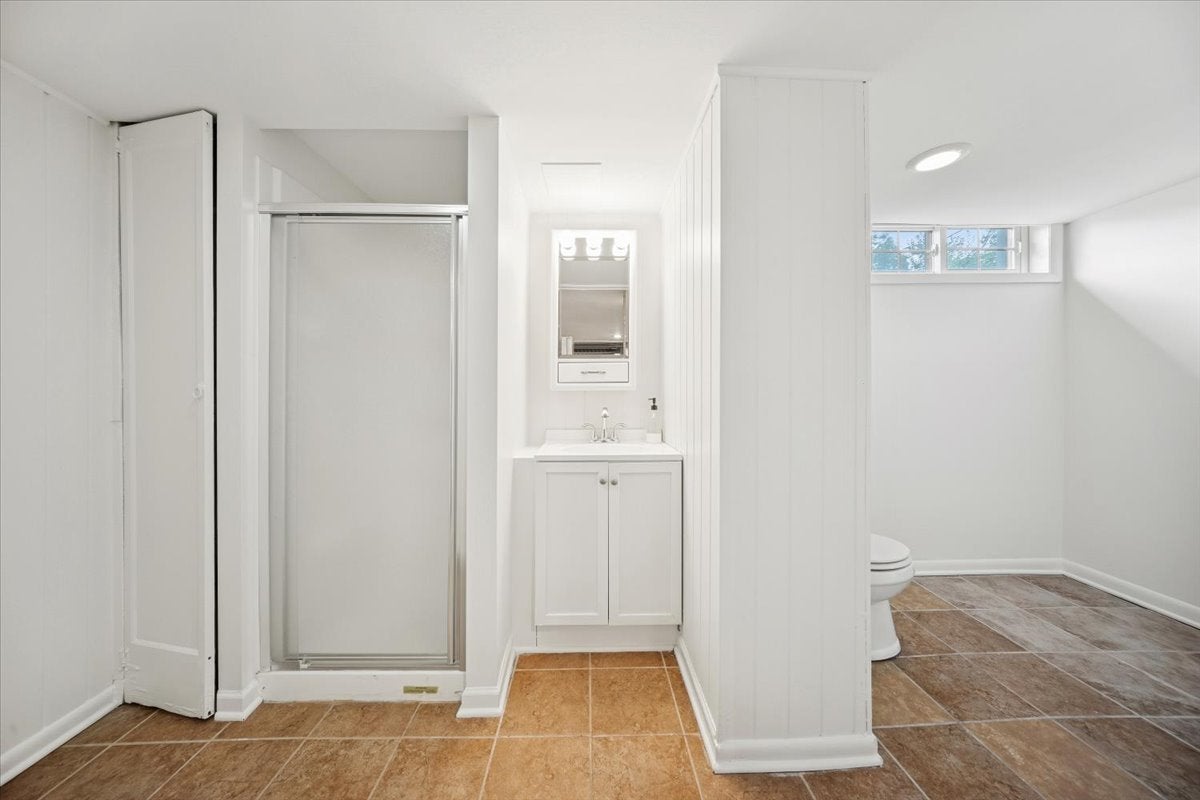 Park Ridge, Illinois, 60068, United States, 5 Bedrooms Bedrooms, ,3 BathroomsBathrooms,Residential,Active,1929446