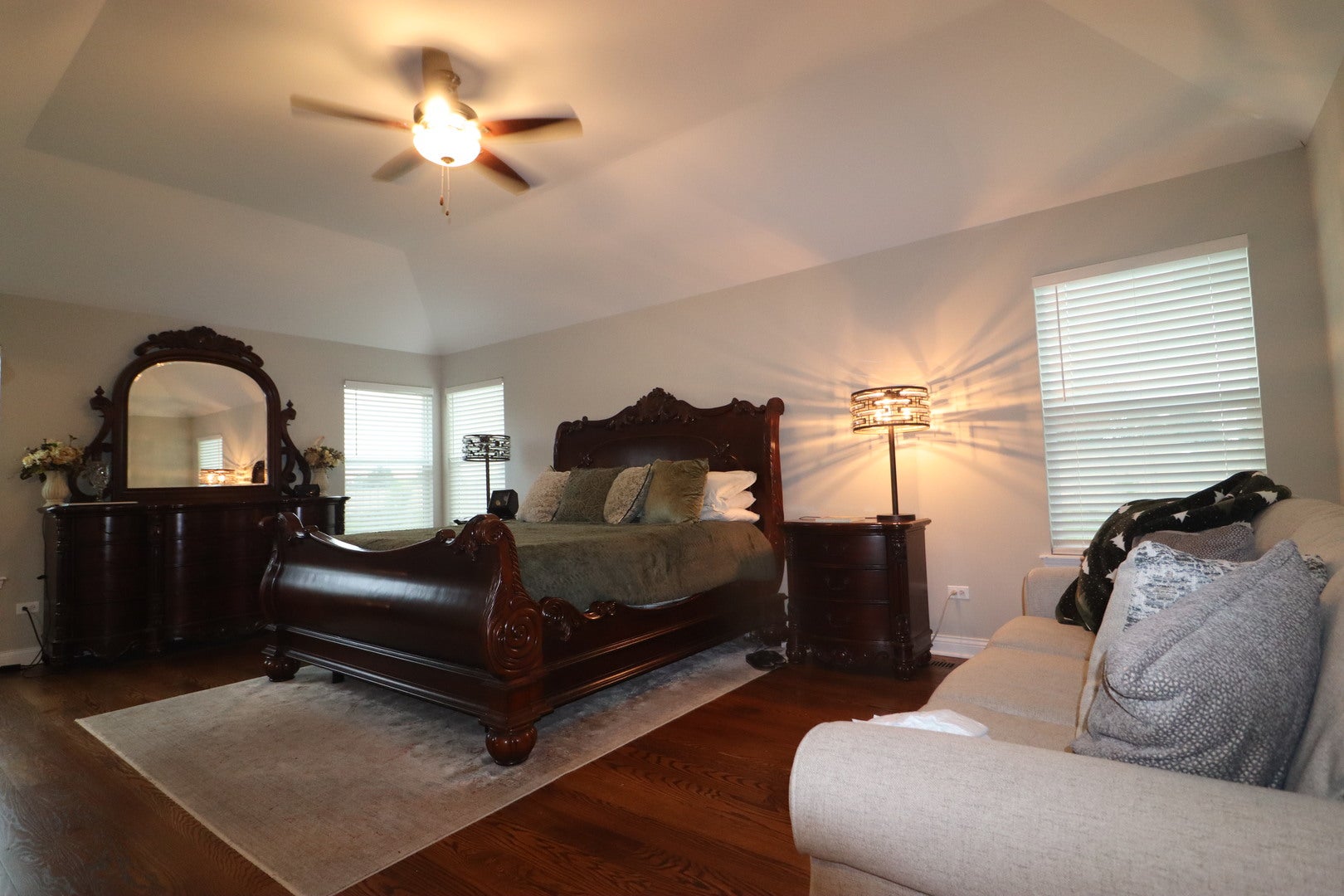 Naperville, Illinois, 60564, United States, 4 Bedrooms Bedrooms, ,3 BathroomsBathrooms,Residential,Active,1914808