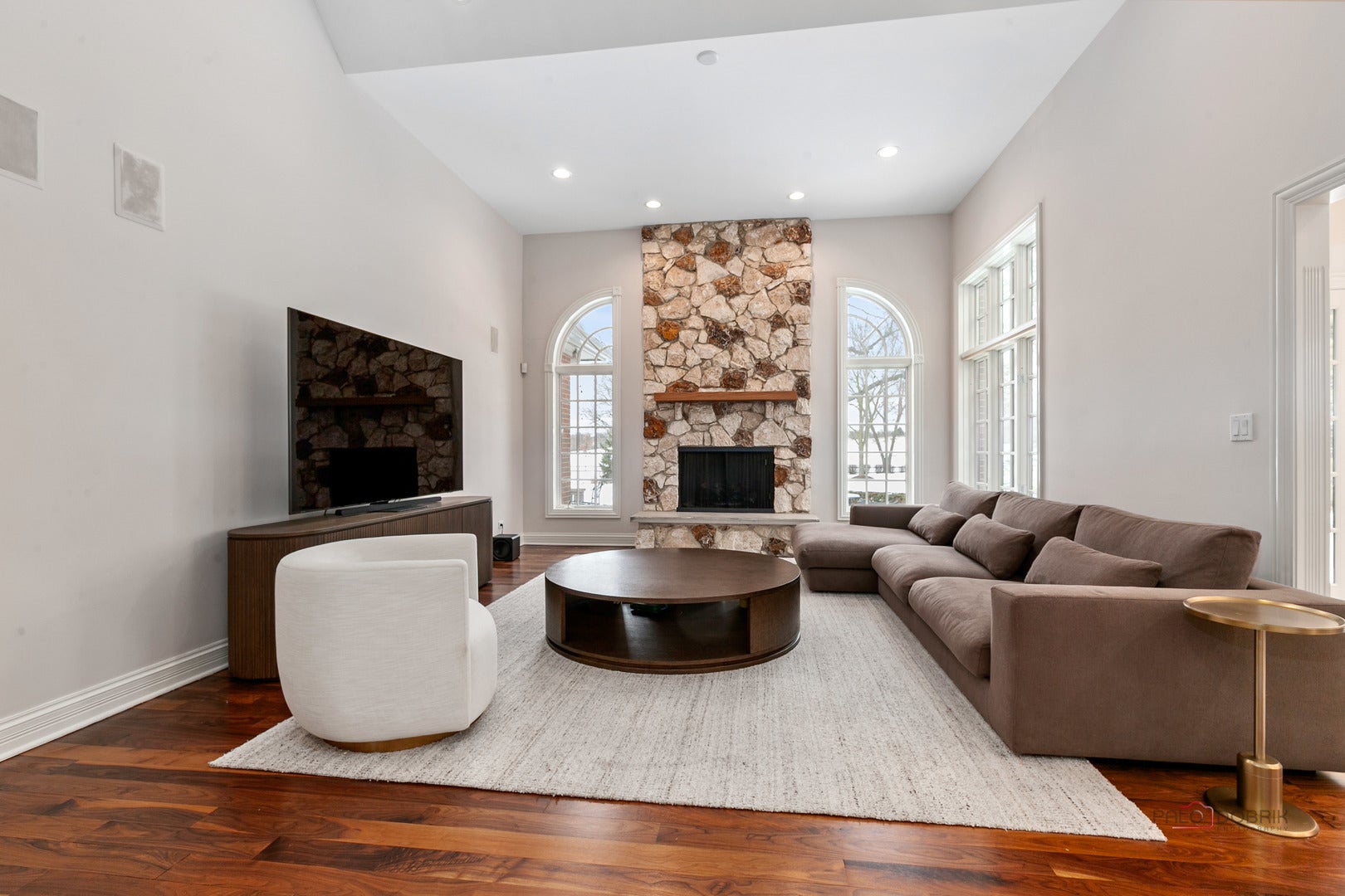 Lake Forest, Illinois, 60045, United States, 5 Bedrooms Bedrooms, ,5 BathroomsBathrooms,Residential,Contingent,2015476