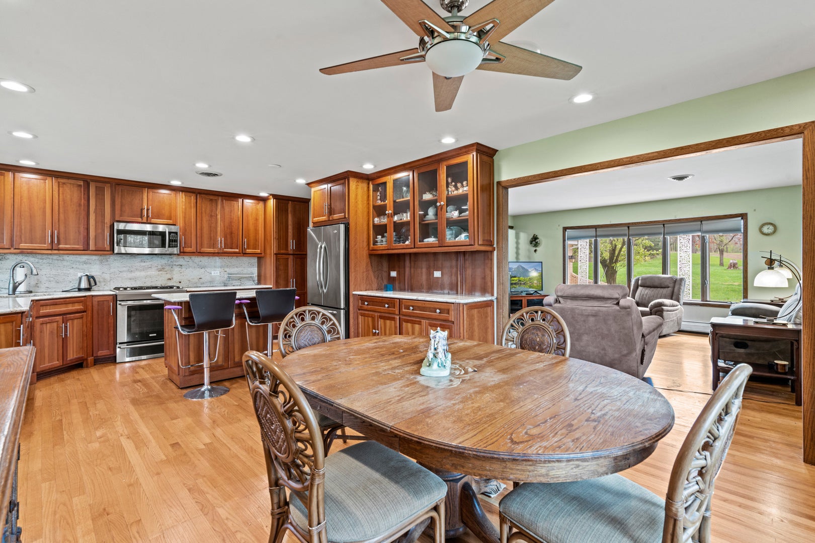Wauconda, Illinois, 60084, United States, 3 Bedrooms Bedrooms, ,3 BathroomsBathrooms,Residential,Active,1798086