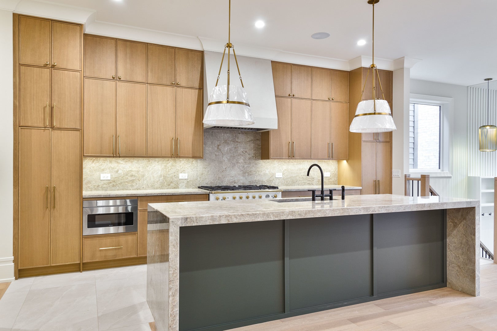 Chicago, Illinois, 60618, United States, 5 Bedrooms Bedrooms, ,5 BathroomsBathrooms,Residential,Active,2007948