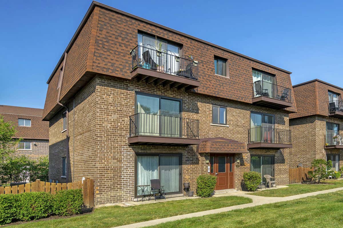 9608 BIANCO TER UNIT C, DES PLAINES, IL 60016, photo 1 of 21