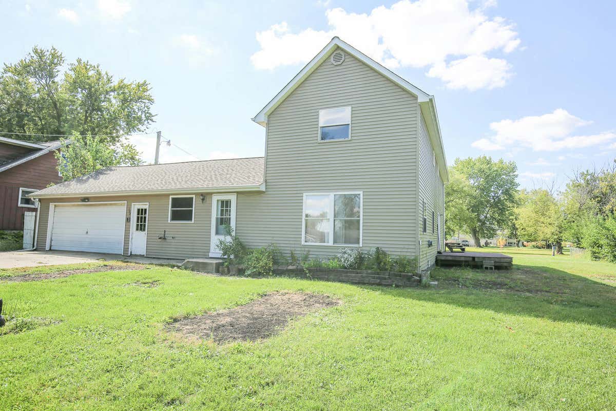 108 SCHOOL ST, CHANA, IL 61015, photo 1 of 27