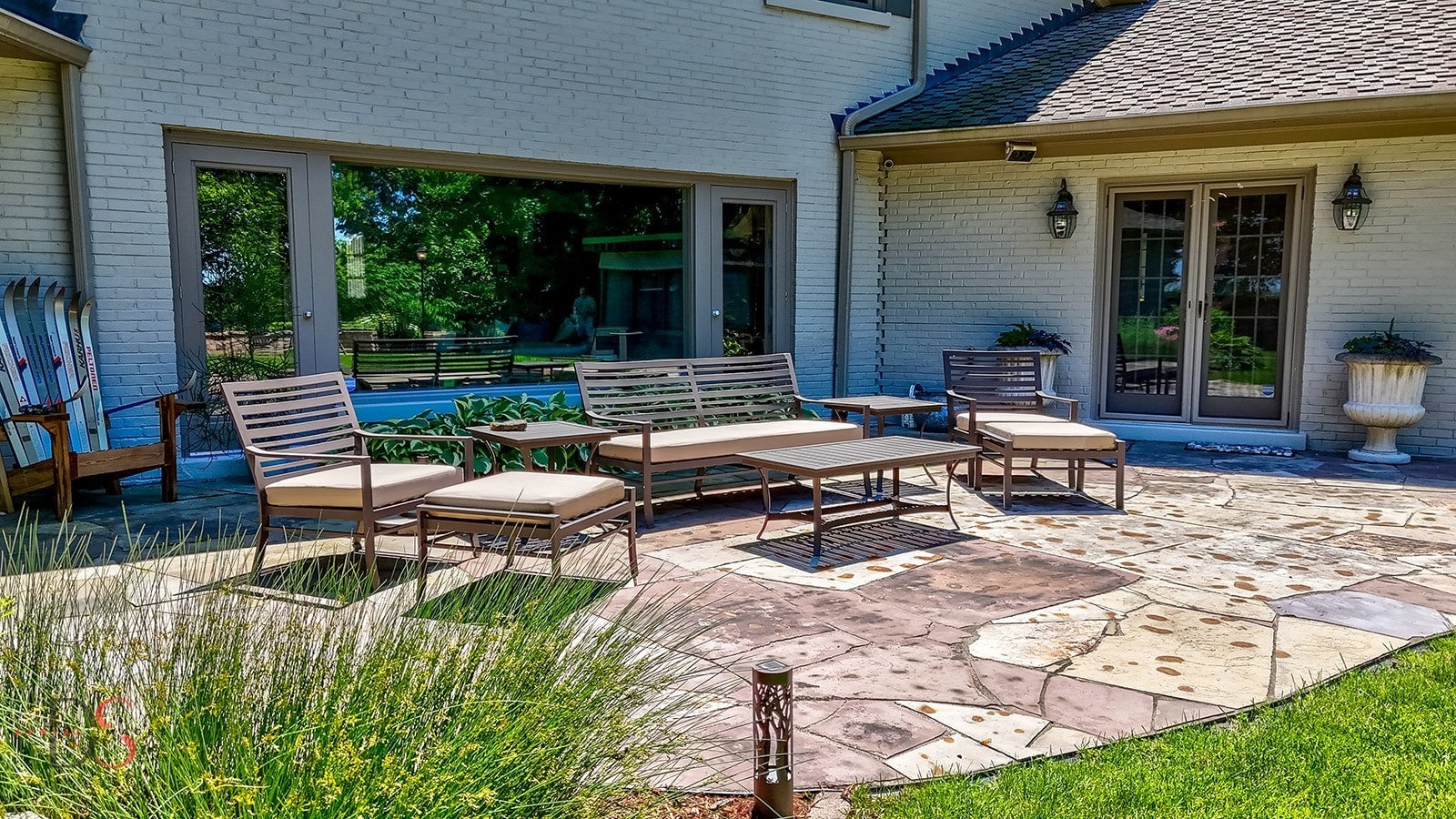 Ottawa, Illinois, 61350, United States, 4 Bedrooms Bedrooms, ,7 BathroomsBathrooms,Residential,Active,1953376