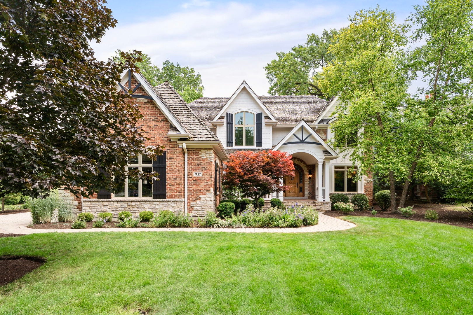 Wheaton, Illinois, 60187, United States, 6 Bedrooms Bedrooms, ,5 BathroomsBathrooms,Residential,Active,1926883