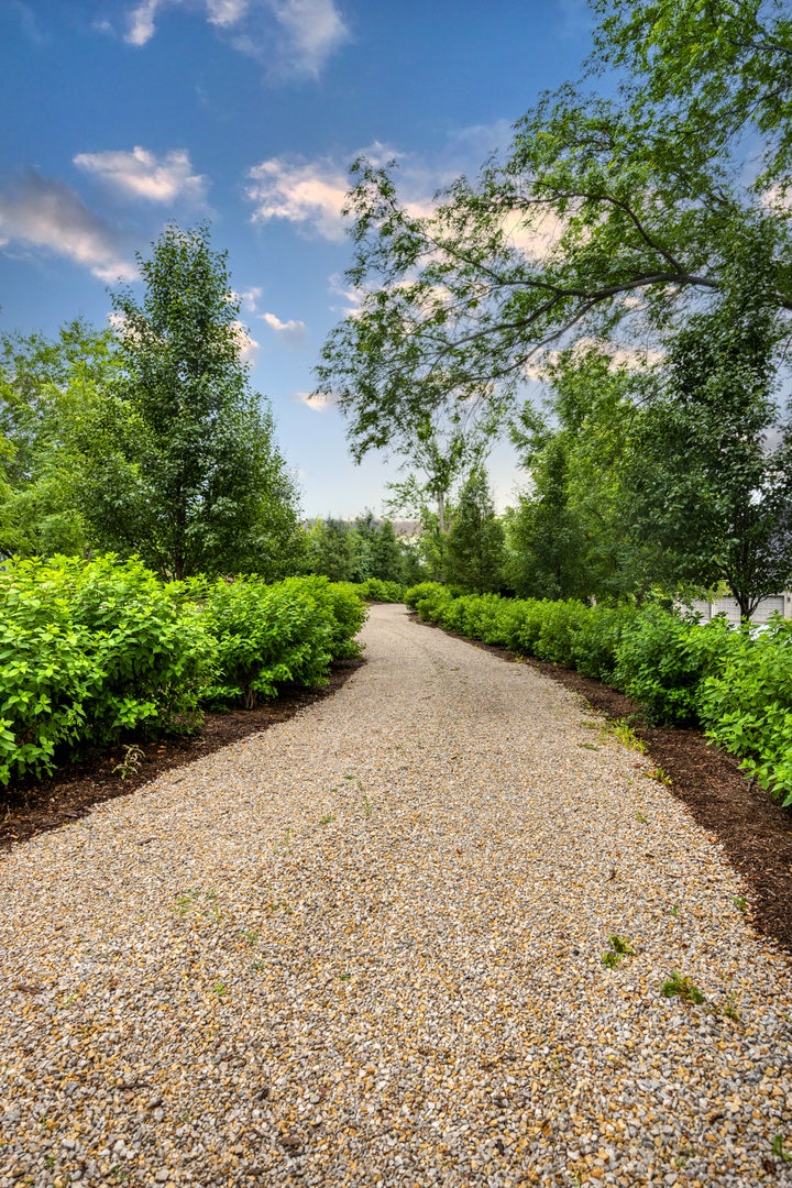 Barrington Hills, Illinois, 60010, United States, 6 Bedrooms Bedrooms, ,5 BathroomsBathrooms,Residential,Active,1987275