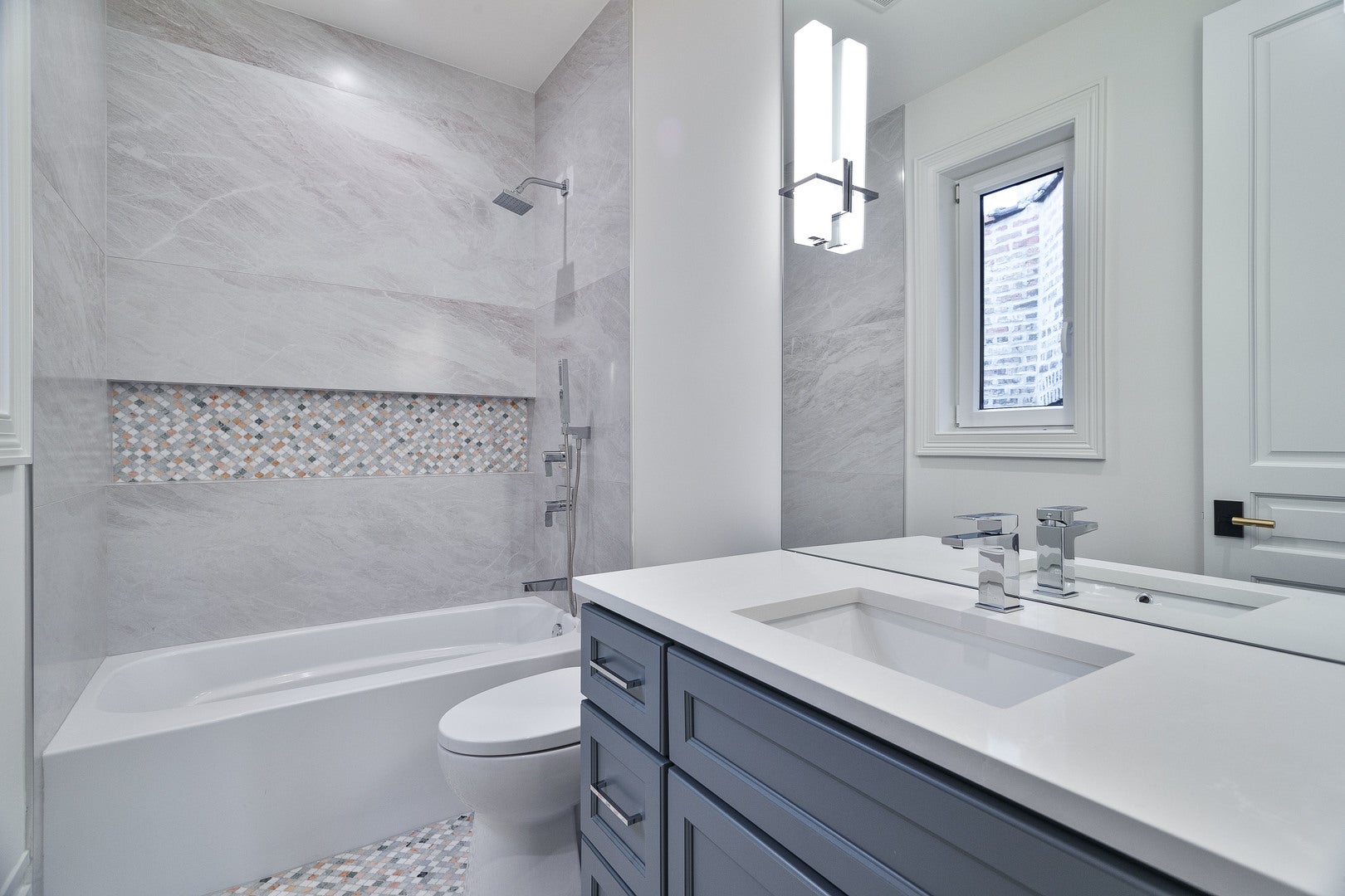 Chicago, Illinois, 60618, United States, 5 Bedrooms Bedrooms, ,5 BathroomsBathrooms,Residential,Active,2007948