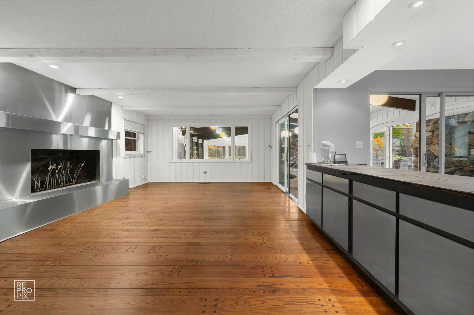 Wadsworth, Illinois, 60083, United States, 5 Bedrooms Bedrooms, ,6 BathroomsBathrooms,Residential,Active,1989775