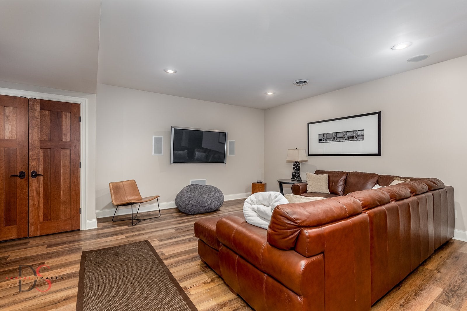 Ottawa, Illinois, 61350, United States, 4 Bedrooms Bedrooms, ,5 BathroomsBathrooms,Residential,Active,1953408