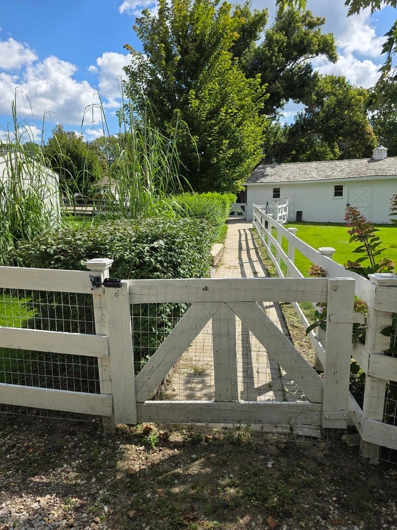 Barrington Hills, Illinois, 60010, United States, 6 Bedrooms Bedrooms, ,4 BathroomsBathrooms,Residential,Active,1987255