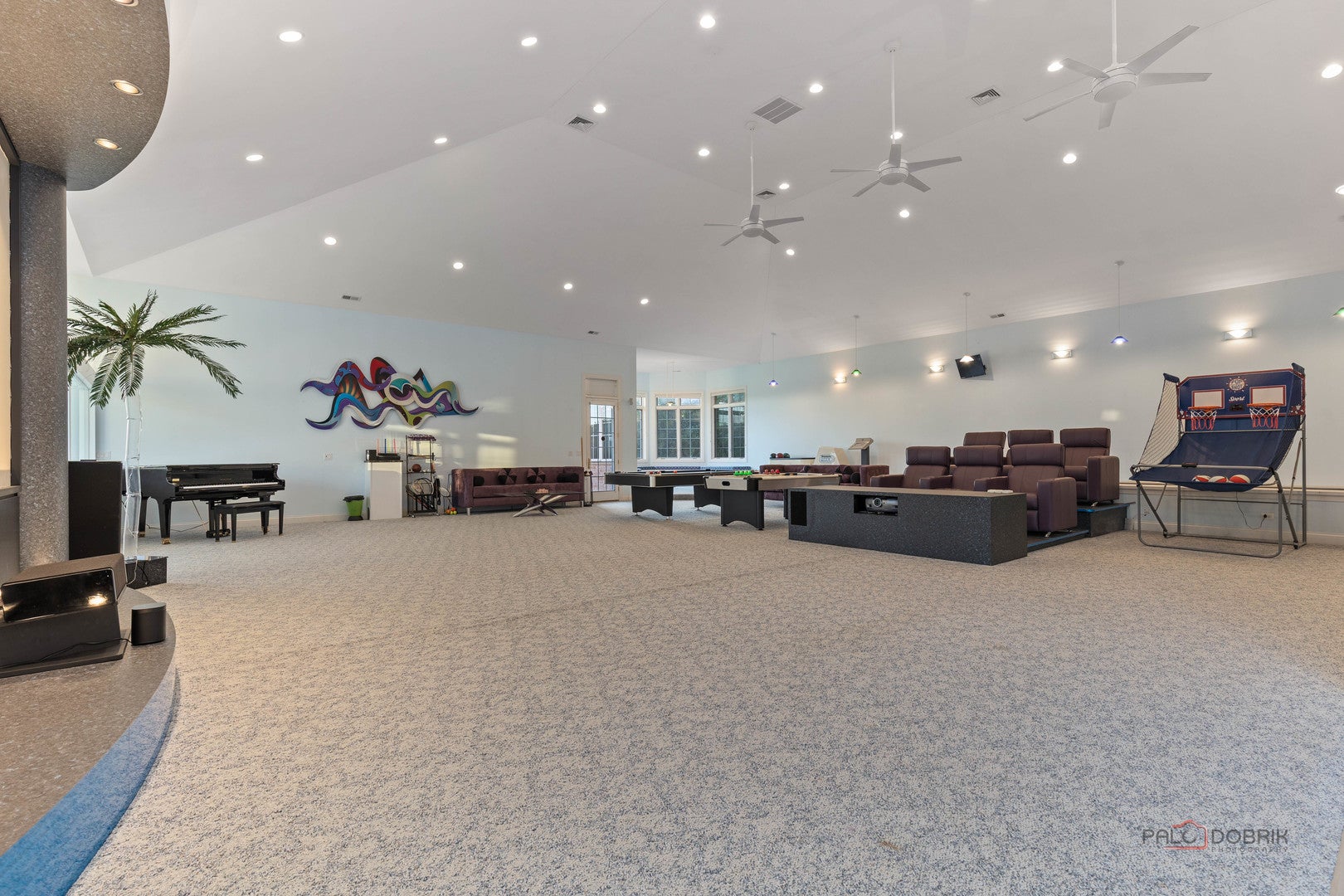 Wadsworth, Illinois, 60083, United States, 6 Bedrooms Bedrooms, ,10 BathroomsBathrooms,Residential,Active,1945842