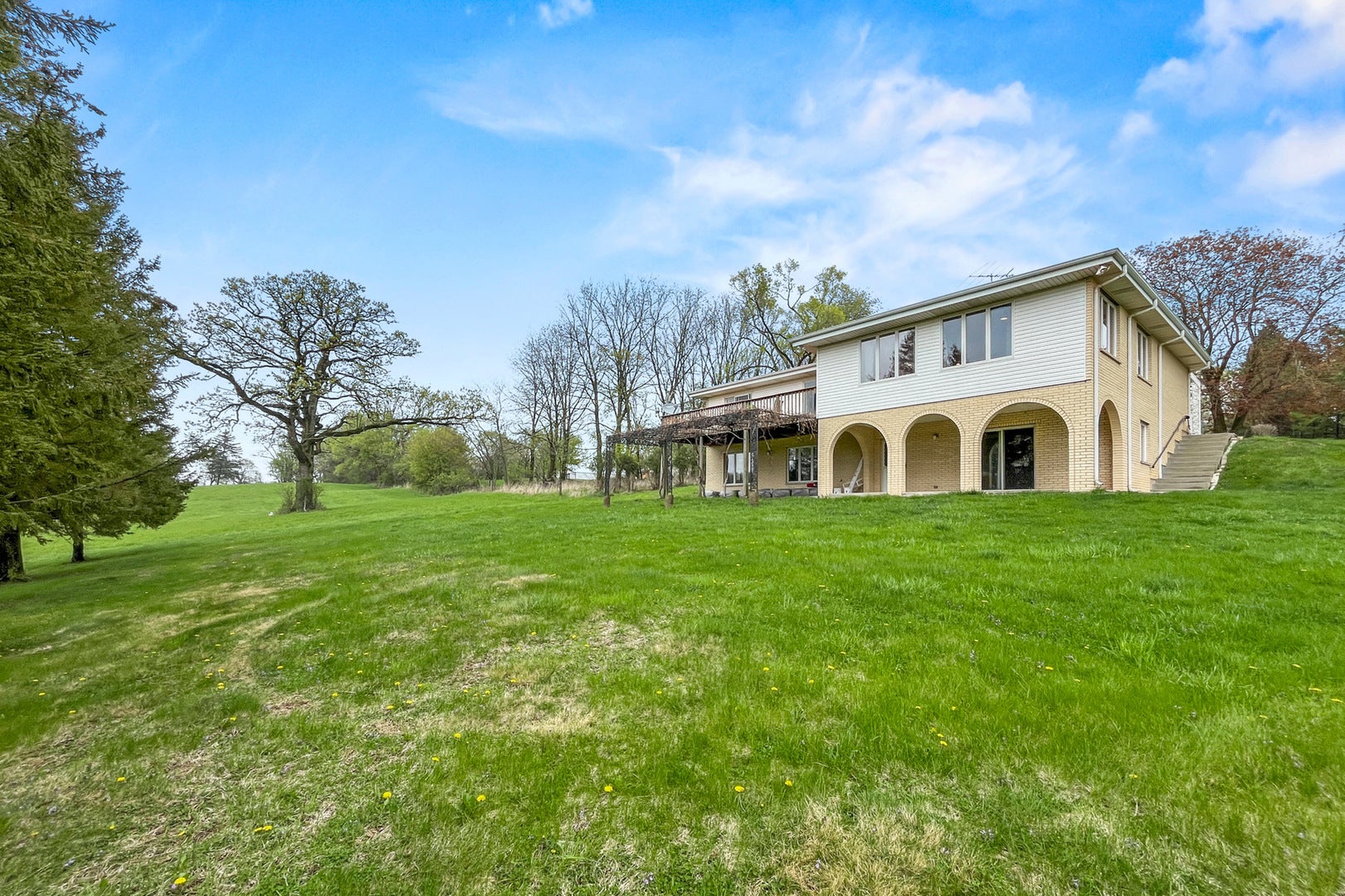 Wauconda, Illinois, 60084, United States, 3 Bedrooms Bedrooms, ,3 BathroomsBathrooms,Residential,Active,1798086