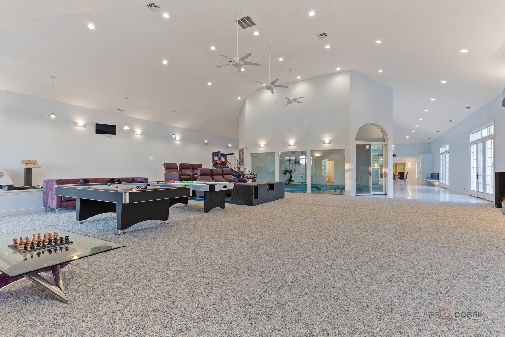 Wadsworth, Illinois, 60083, United States, 6 Bedrooms Bedrooms, ,10 BathroomsBathrooms,Residential,Active,1945842