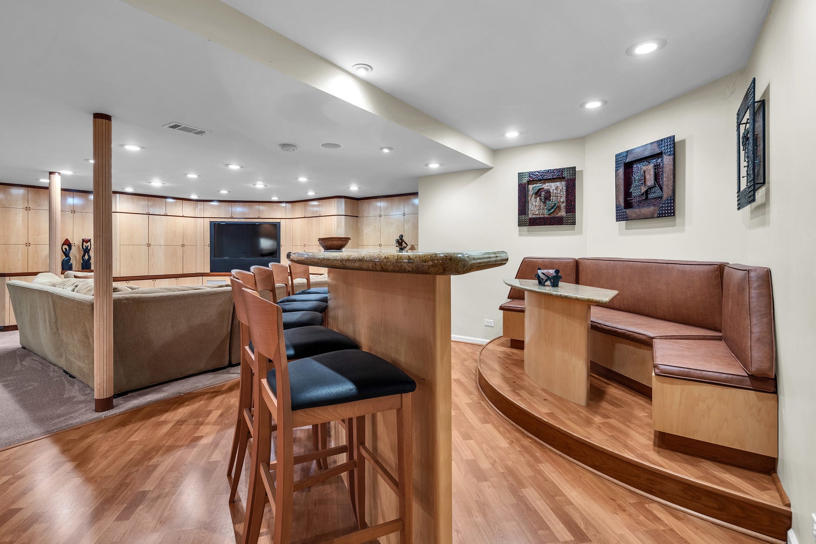Buffalo Grove, Illinois, 60089, United States, 5 Bedrooms Bedrooms, ,5 BathroomsBathrooms,Residential,Active,1922274
