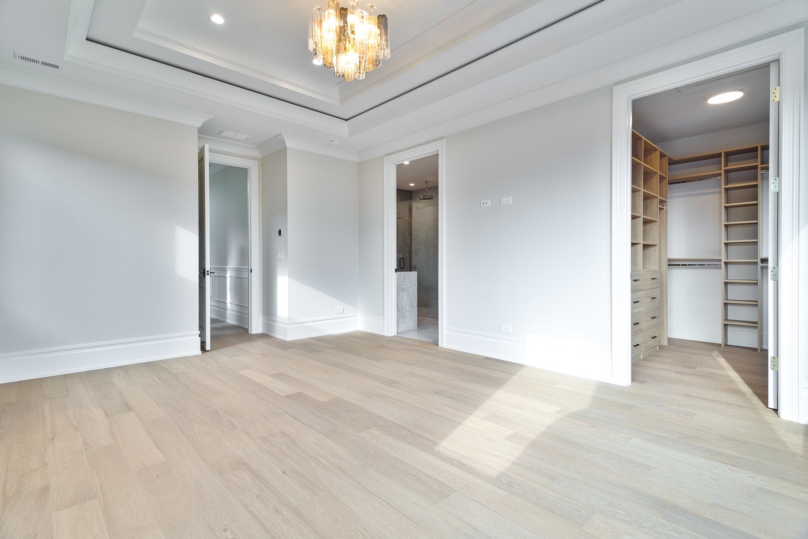 Chicago, Illinois, 60618, United States, 5 Bedrooms Bedrooms, ,5 BathroomsBathrooms,Residential,Active,2007948