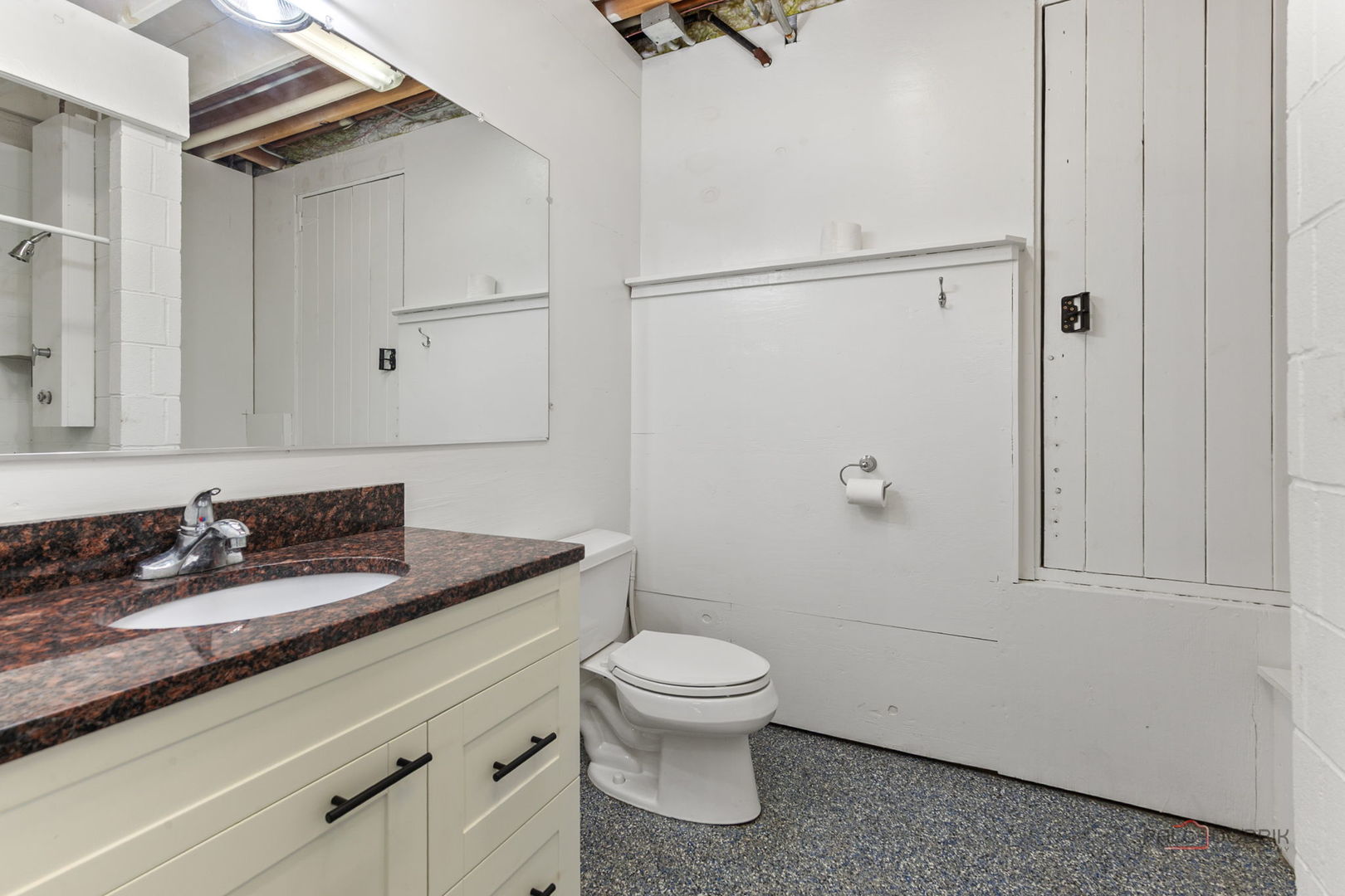 Mundelein, Illinois, 60060, United States, 4 Bedrooms Bedrooms, ,5 BathroomsBathrooms,Residential,Active,1934797