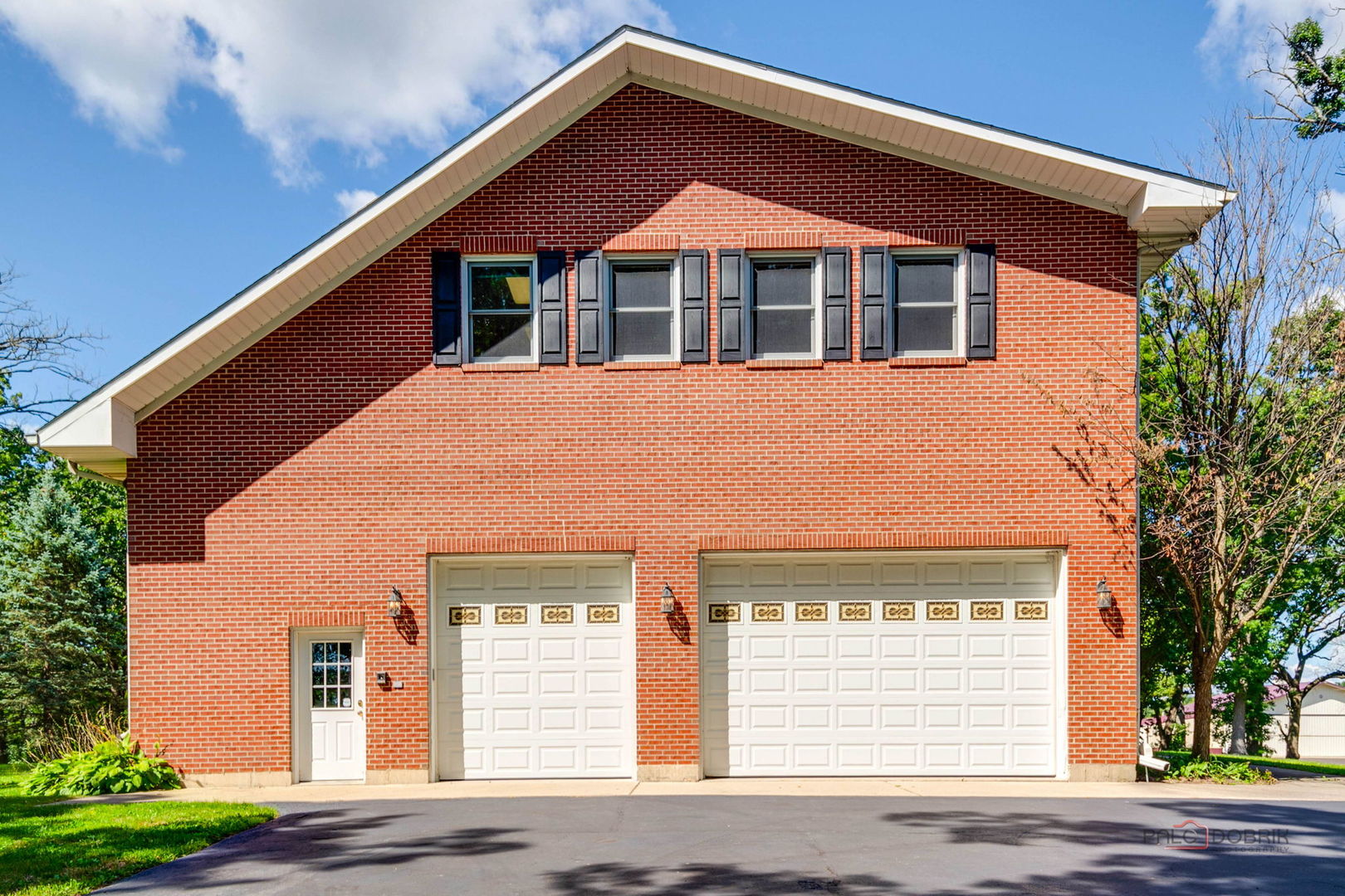 Mundelein, Illinois, 60060, United States, 4 Bedrooms Bedrooms, ,5 BathroomsBathrooms,Residential,Active,1934797