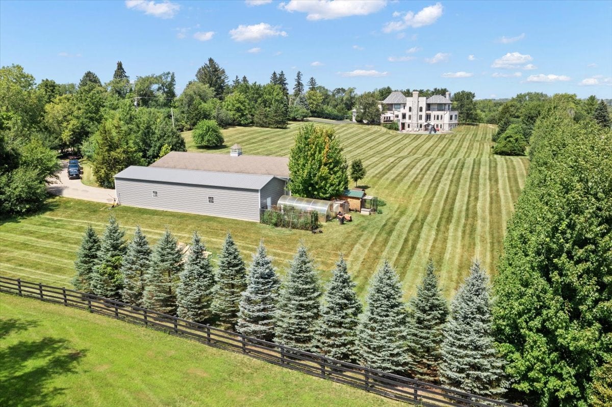 Barrington, Illinois, 60010, United States, 5 Bedrooms Bedrooms, ,7 BathroomsBathrooms,Residential,Active,1914793