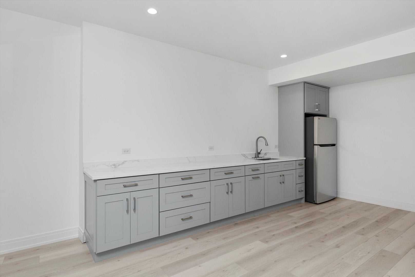 Burr Ridge, Illinois, 60527, United States, 6 Bedrooms Bedrooms, ,6 BathroomsBathrooms,Residential,Active,1929664