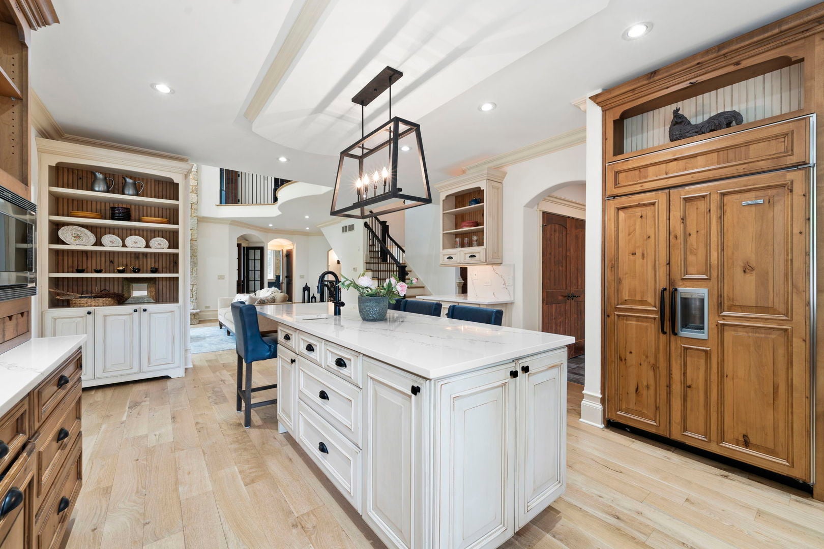 Wheaton, Illinois, 60187, United States, 6 Bedrooms Bedrooms, ,5 BathroomsBathrooms,Residential,Active,1926883